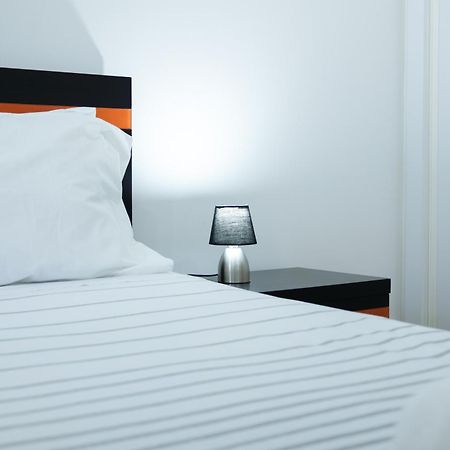 Отель Avenida House 1 Понта-Делгада Экстерьер фото